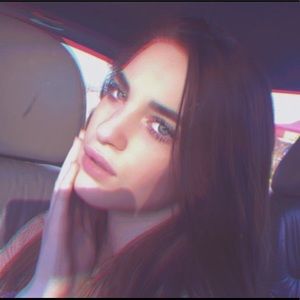 Meet your Posher, Elaina